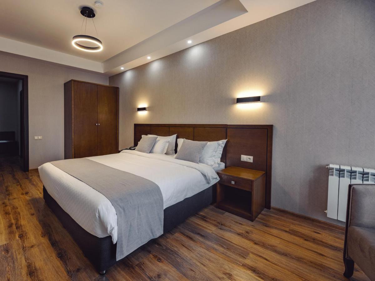 Crystal Hotel & Spa Бакуріані Екстер'єр фото A bedroom in a hotel