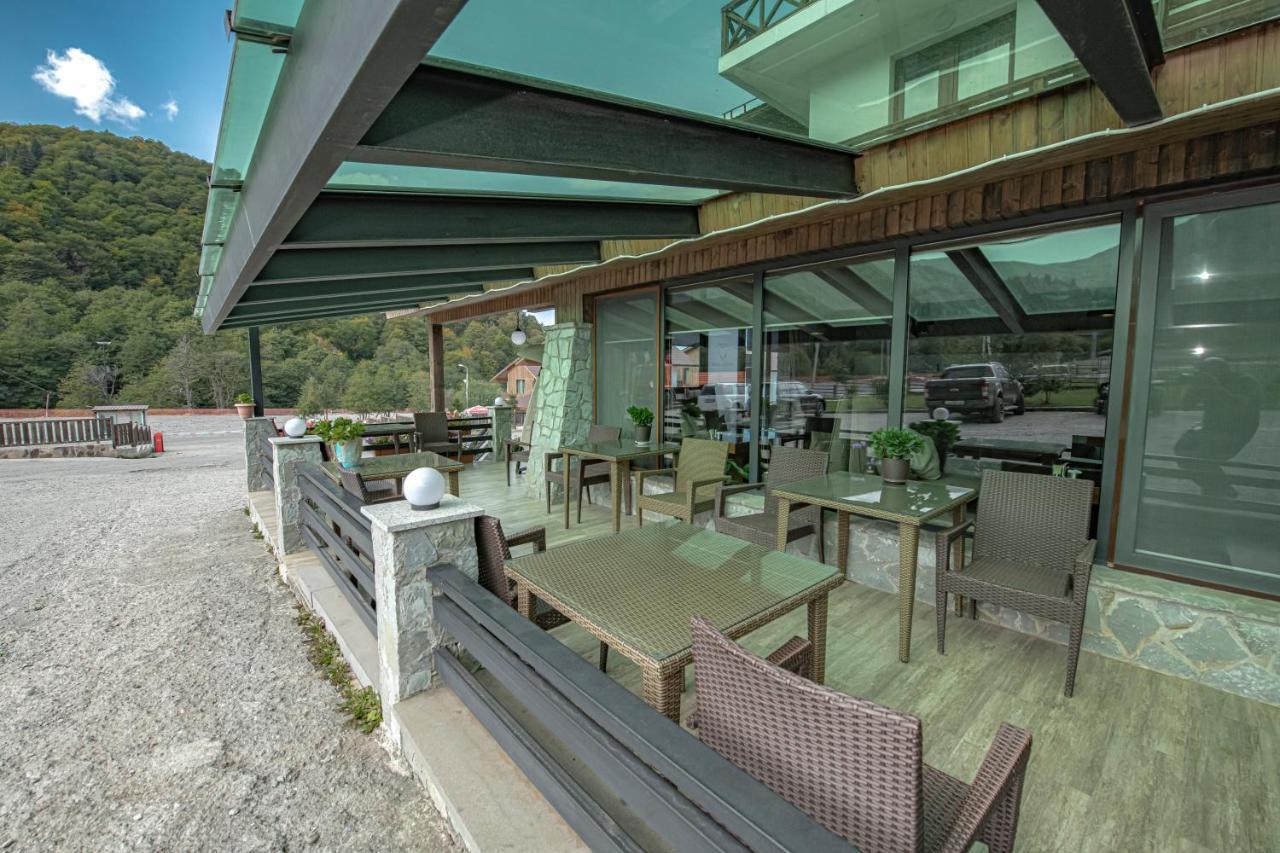 Crystal Hotel & Spa Бакуріані Екстер'єр фото A pergola